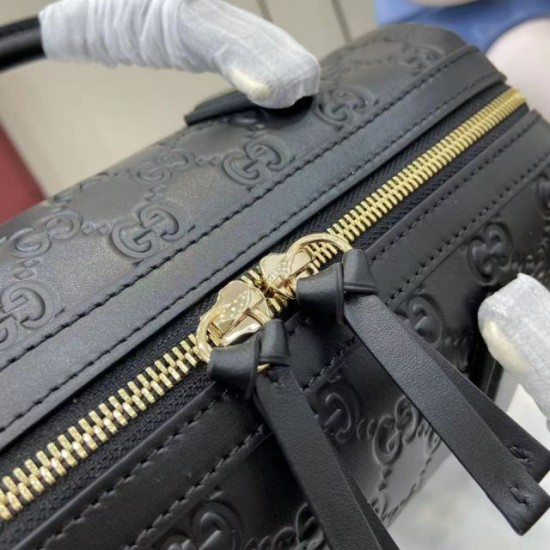 Replica Borsa Gucci Boston media con emblema GG 848886 Nero Imitazioni Replica perfette Borsa Gucci Boston media con emblema GG 848886 Nero