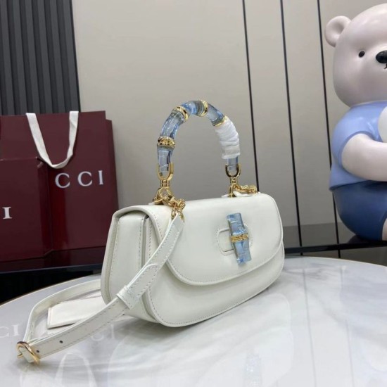 Replica Borse Alta Qualità Gucci Bamboo Diva 827750 Bianca Imitazioni Replica perfette Borse Alta Qualità Gucci Bamboo Diva 827750 Bianca