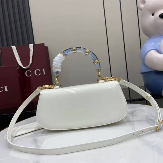 Replica Borse Alta Qualità Gucci Bamboo Diva 827750 Bianca Imitazioni Replica perfette Borse Alta Qualità Gucci Bamboo Diva 827750 Bianca