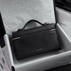Replica Beauty case grande Chanel Métiers d'art con catena AP5437 Nero Imitazioni Replica perfette Beauty case grande Chanel Métiers d'art con catena AP5437 Nero