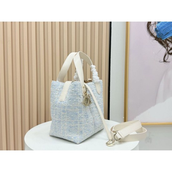 Replica Borsa tote verticale Dior Tweed Toujours motivo Cannage Blu Imitazioni Replica perfette Borsa tote verticale Dior Tweed Toujours motivo Cannage Blu