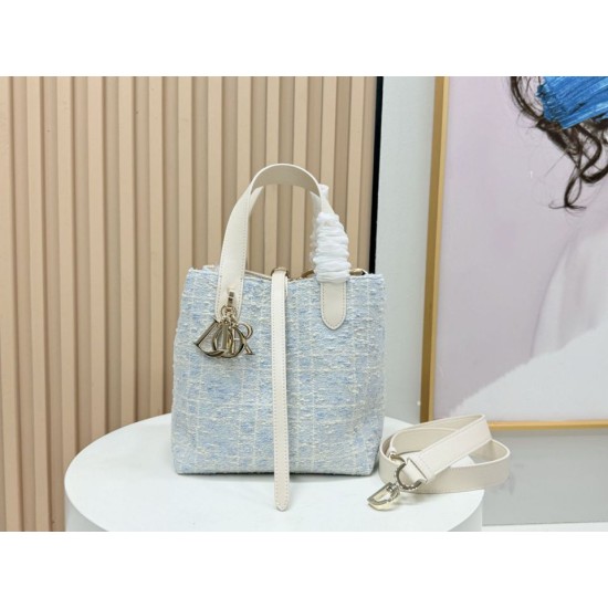 Replica Borsa tote verticale Dior Tweed Toujours motivo Cannage Blu Imitazioni Replica perfette Borsa tote verticale Dior Tweed Toujours motivo Cannage Blu