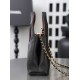 Replica Borsa triangolare trapuntata Chanel AS6392 nera Imitazioni Replica perfette Borsa triangolare trapuntata Chanel AS6392 nera