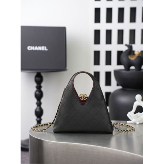 Replica Borsa triangolare trapuntata Chanel AS6392 nera Imitazioni Replica perfette Borsa triangolare trapuntata Chanel AS6392 nera