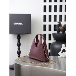 Chanel AS6392 triangolare trapuntata bordeaux Chanel AS6392 triangolare trapuntata bordeaux