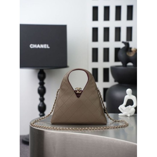 Replica Borsa triangolare trapuntata Chanel AS6392 grigio Imitazioni Replica perfette Borsa triangolare trapuntata Chanel AS6392 grigio