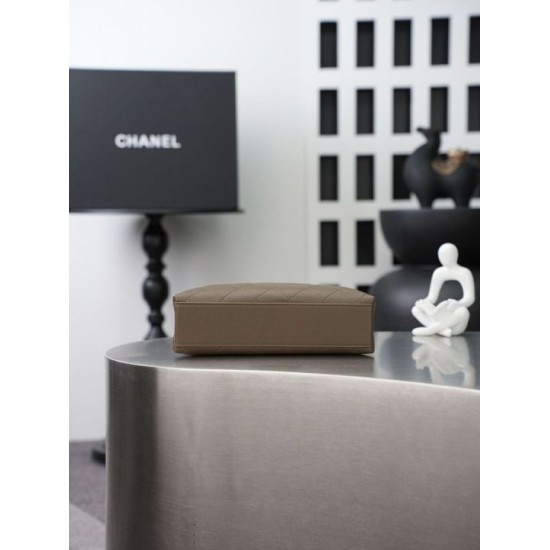 Replica Borsa triangolare trapuntata Chanel AS6392 grigio Imitazioni Replica perfette Borsa triangolare trapuntata Chanel AS6392 grigio