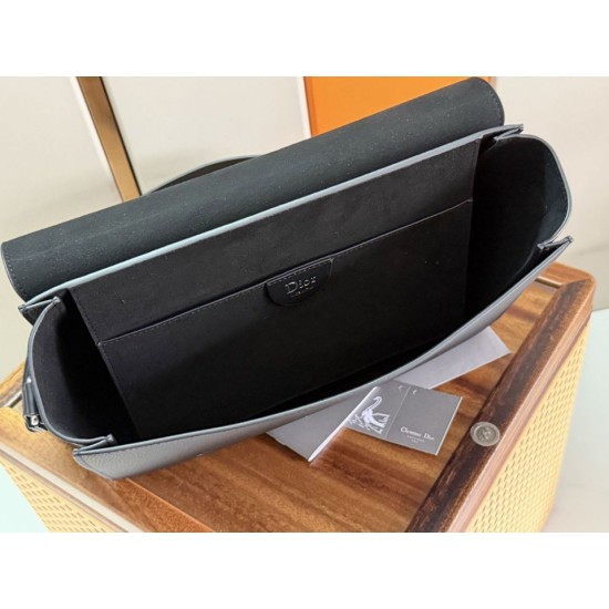 Replica Borse Firmate a tracolla Dior Normandie con patta nera Imitazioni Replica perfette Borse Firmate a tracolla Dior Normandie con patta nera