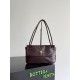 Replica Borsa a tracolla piccola BV Bottega Veneta Madison Borgogna Imitazioni Replica Perfette Borsa a tracolla piccola BV Bottega Veneta Madison Borgogna