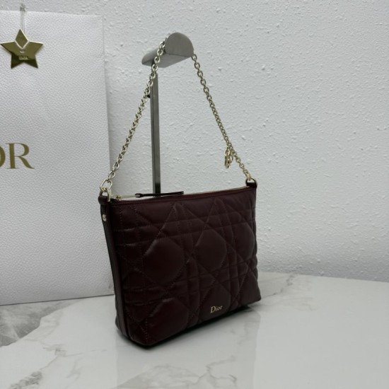 Replica Pochette Dior Travel Nomad S2613 Borgogna Imitazioni Replica perfette Pochette Dior Travel Nomad S2613 Borgogna