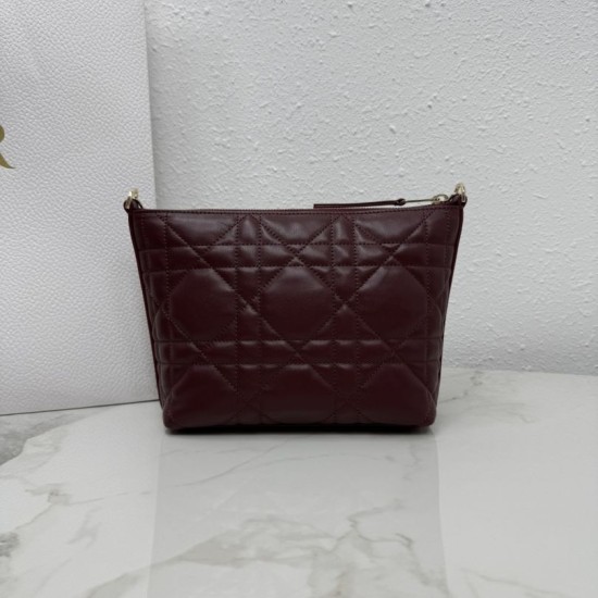 Replica Pochette Dior Travel Nomad S2613 Borgogna Imitazioni Replica perfette Pochette Dior Travel Nomad S2613 Borgogna