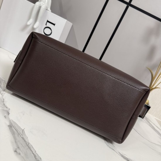Replica Borsa a tracolla grande Loewe Loop marrone Imitazioni Replica perfette Borsa a tracolla grande Loewe Loop marrone