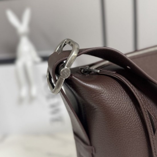 Replica Borsa a tracolla grande Loewe Loop marrone Imitazioni Replica perfette Borsa a tracolla grande Loewe Loop marrone