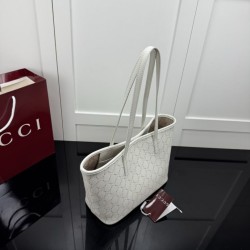 Replica Perfetta Gucci Tribeca con motivo logo GG traforato bianco Imitazioni Replica perfette Perfetta Gucci Tribeca con motivo logo GG traforato bianco