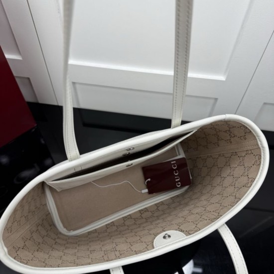 Replica perfette  Perfetta Gucci Tribeca con motivo logo GG traforato bianco