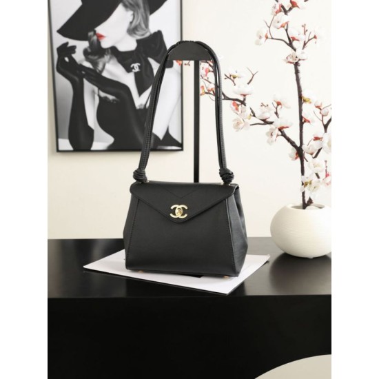 Replica di alta qualità Borsa a tracolla busta Chanel AS6223 nera Replica Perfetta Borsa a tracolla busta Chanel AS6223 nera