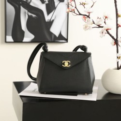 Replica Perfetta Borsa a tracolla busta Chanel AS6223 nera