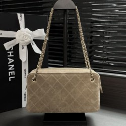 Borsa a tracolla orizzontale Chanel 26A AS6443 Albicocca scamosciata Borsa a tracolla orizzontale Chanel 26A AS6443 Albicocca scamosciata