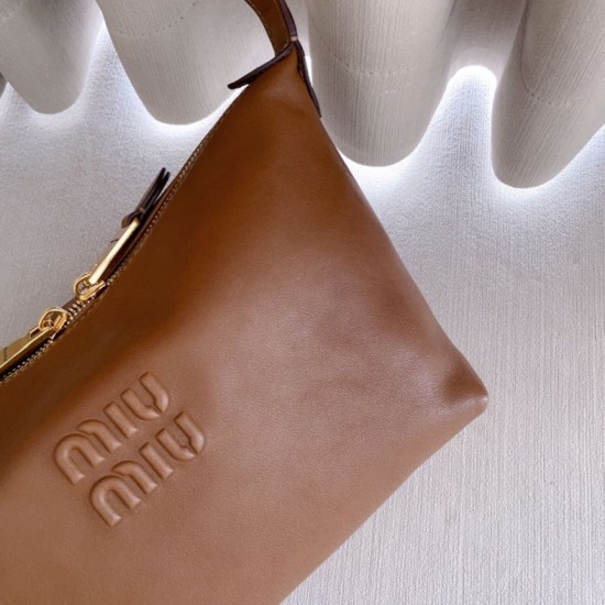 Replica di alta qualità Borsa a tracolla Spirit Hobo Miu Miu 5BC216 nappa Marrone Replica Perfetta Borsa a tracolla Spirit Hobo Miu Miu 5BC216 nappa Marrone