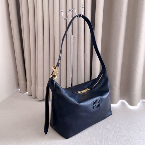 Replica di alta qualità Borsa a tracolla Spirit Hobo Miu Miu 5BC217 nappa Nero Replica Perfetta Borsa a tracolla Spirit Hobo Miu Miu 5BC217 nappa Nero