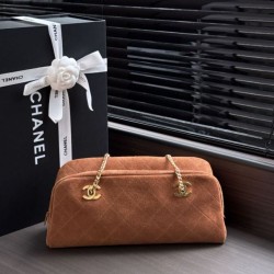 Replica di alta qualità Borsa bowling grande Chanel AS6406 con tracolla a catena Marrone Replica Perfetta Borsa bowling grande Chanel AS6406 con tracolla a catena Marrone