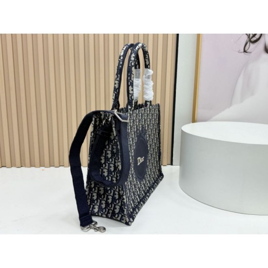 Replica di alta qualità Borsa Dior Book Tote motivo Dior Oblique Médaillon nero Replica Perfetta Borsa Dior Book Tote motivo Dior Oblique Médaillon nero