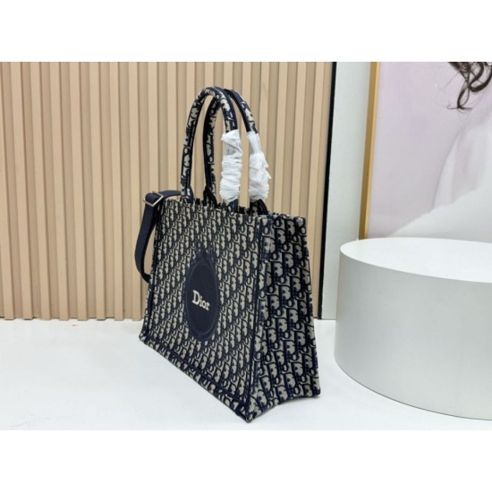 Replica di alta qualità Borsa Dior Book Tote motivo Dior Oblique Médaillon nero Replica Perfetta Borsa Dior Book Tote motivo Dior Oblique Médaillon nero