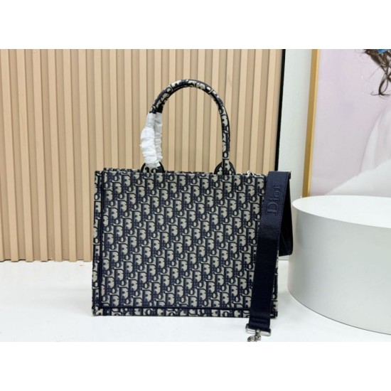 Replica di alta qualità Borsa Dior Book Tote motivo Dior Oblique Médaillon nero Replica Perfetta Borsa Dior Book Tote motivo Dior Oblique Médaillon nero