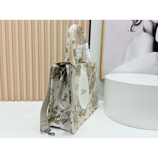 Replica di alta qualità Borsa Dior Dioriviera Book Tote piccola/media/grande con ricamo floreale Marrone Replica Perfetta Borsa Dior Dioriviera Book Tote piccola/media/grande con ricamo floreale Marrone