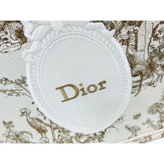 Replica di alta qualità Borsa Dior Dioriviera Book Tote piccola/media/grande con ricamo floreale Marrone Replica Perfetta Borsa Dior Dioriviera Book Tote piccola/media/grande con ricamo floreale Marrone