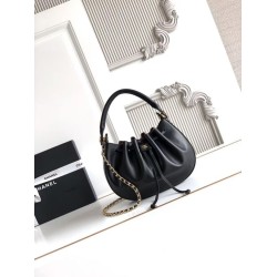 Borsa a secchiello Chanel AS6617 Cloud con coulisse nera
