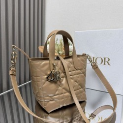 Replica perfetta Borsa tote verticale Dior Toujours Marrone Replica perfetta Borsa tote verticale Dior Toujours Marrone