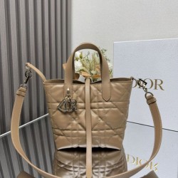 Replica perfetta Borsa tote verticale  Dior Toujours Marrone