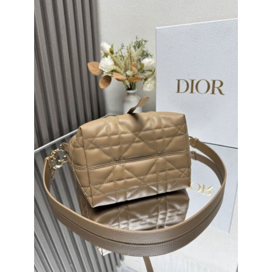 Replica perfetta Borsa tote verticale Dior Toujours Marrone Replica perfetta Borsa tote verticale Dior Toujours Marrone