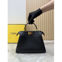 Borsa piccola Fendi Peekaboo Iseeu Nero