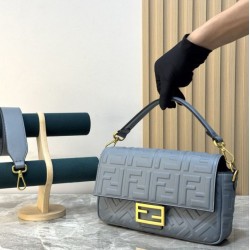 Replica Borsa Baguette classica Fendi con motivo a lettere FF in rilievo 3D Blu