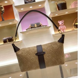 Replica Borsa Louis Vuitton M2A252 Pochette Mia Hobo Marrone Replica Borsa Louis Vuitton M2A252 Pochette Mia Hobo Marrone