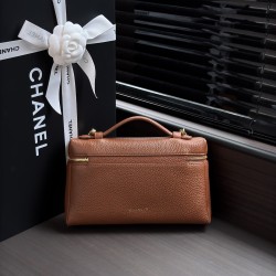Replica Perfetta Borsa Chanel AP5347 Slim Vanity Case con patta Marrone Replica Perfetta Borsa Chanel AP5347 Slim Vanity Case con patta Marrone