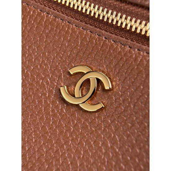 Replica Perfetta Borsa Chanel AP5347 Slim Vanity Case con patta Marrone Replica Perfetta Borsa Chanel AP5347 Slim Vanity Case con patta Marrone