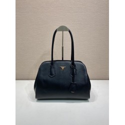 Borsa Prada Palisander 1BG606 con doppio manico a spalla Nero