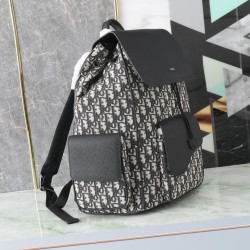Replica perfetta Zaino Dior Saddle da uomo con patta in tela jacquard Dior Oblique nera Imitazione Perfetta Zaino Dior Saddle da uomo con patta in tela jacquard Dior Oblique nera