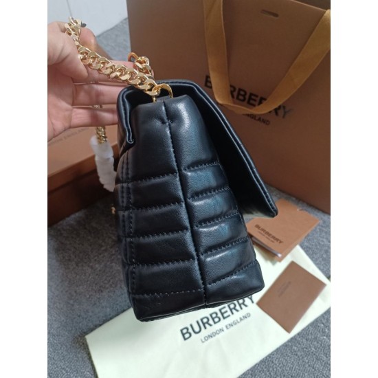 Imitazione Borsa a spalla Burberry Lola nera con chiusura TB Replica perfetta Borsa a spalla Burberry Lola nera con chiusura TB