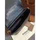 Imitazione Borsa a spalla Burberry Lola nera con chiusura TB Replica perfetta Borsa a spalla Burberry Lola nera con chiusura TB