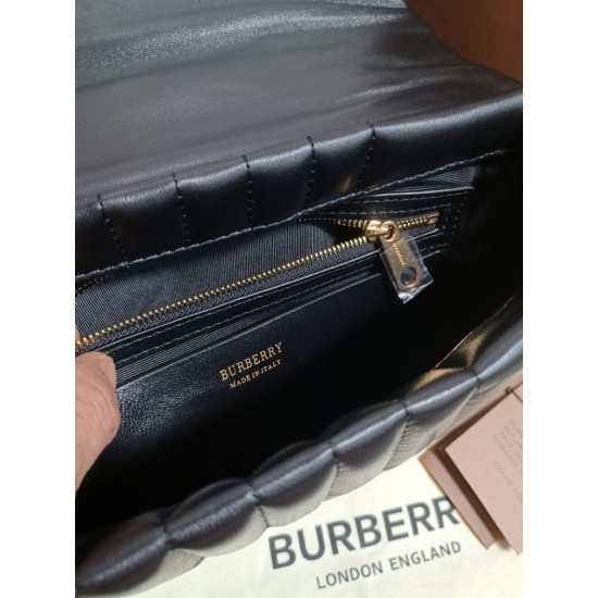 Imitazione Borsa a spalla Burberry Lola nera con chiusura TB Replica perfetta Borsa a spalla Burberry Lola nera con chiusura TB