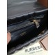 Imitazione Borsa a spalla Burberry Lola nera con chiusura TB Replica perfetta Borsa a spalla Burberry Lola nera con chiusura TB