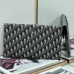 Replica Clutch Dior 30 Montaigne Avenue con patta Blu Replica Clutch Dior 30 Montaigne Avenue con patta Blu