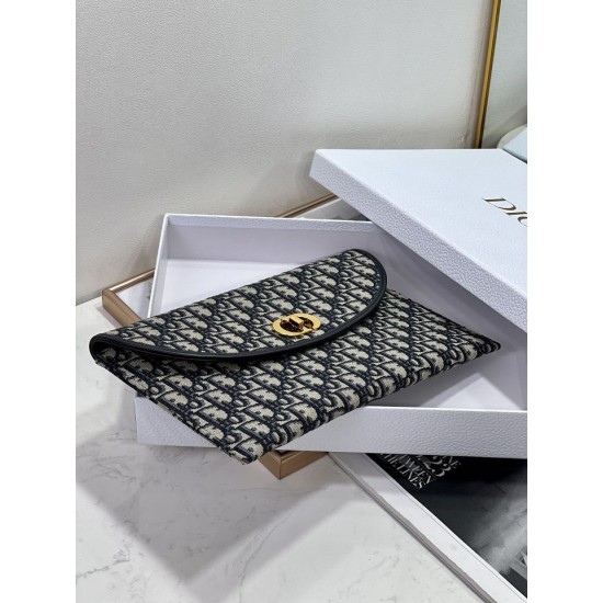 Replica Clutch Dior 30 Montaigne Avenue con patta Blu Replica Clutch Dior 30 Montaigne Avenue con patta Blu