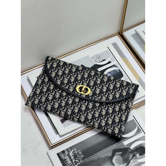 Replica Clutch Dior 30 Montaigne Avenue con patta Blu Replica Clutch Dior 30 Montaigne Avenue con patta Blu