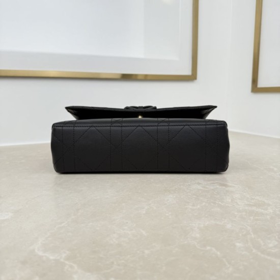 Replica Perfetta Borsa Dior Promenade piccola con patta nera Replica Perfetta Borsa Dior Promenade piccola con patta nera
