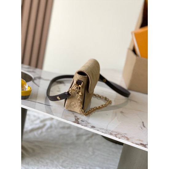 Replica Portafoglio Louis Vuitton M2A016 Ivy On Chain suede marrone Replica Portafoglio Louis Vuitton M2A016 Ivy On Chain suede marrone